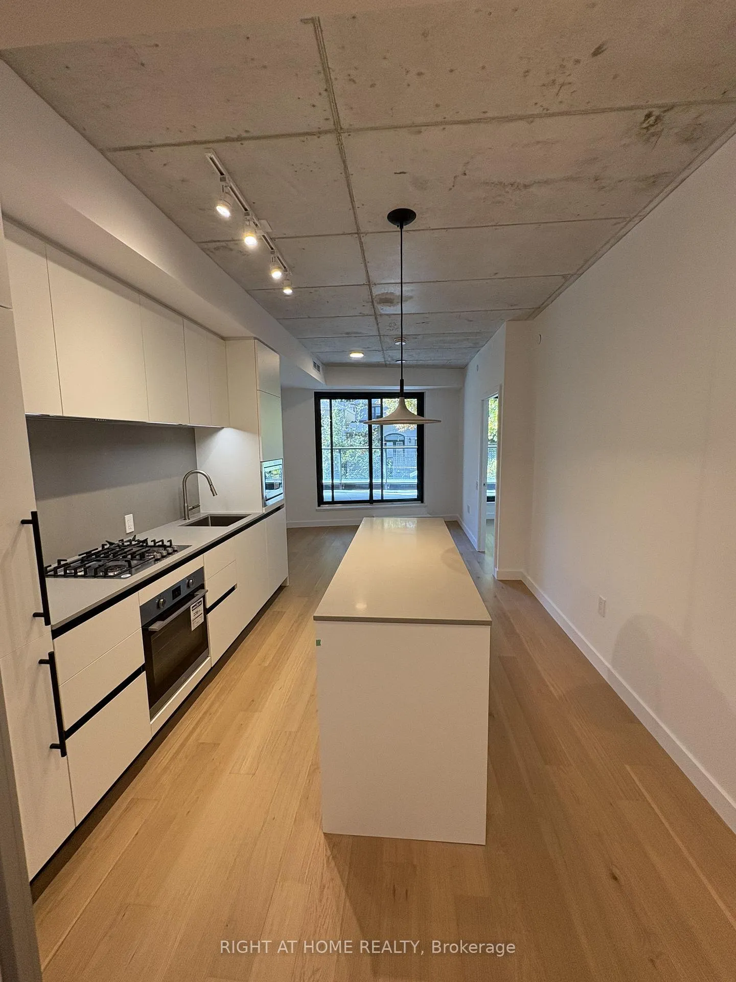 Photo 6 of Unit 210, 1720 Bayview Avenue, Toronto, Mount Pleasant East — HOMEH
