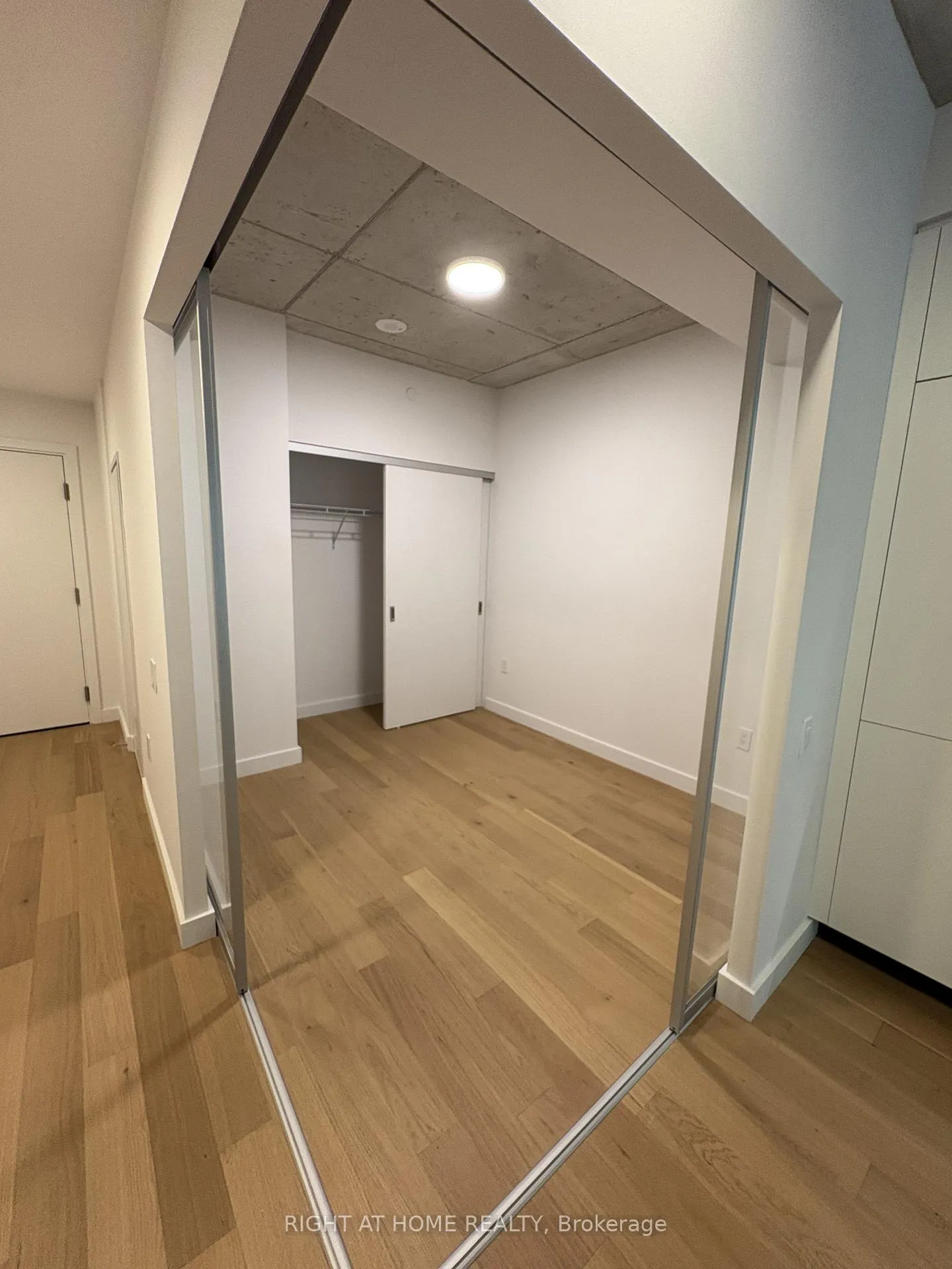 Photo 7 of Unit 210, 1720 Bayview Avenue, Toronto, Mount Pleasant East — HOMEH