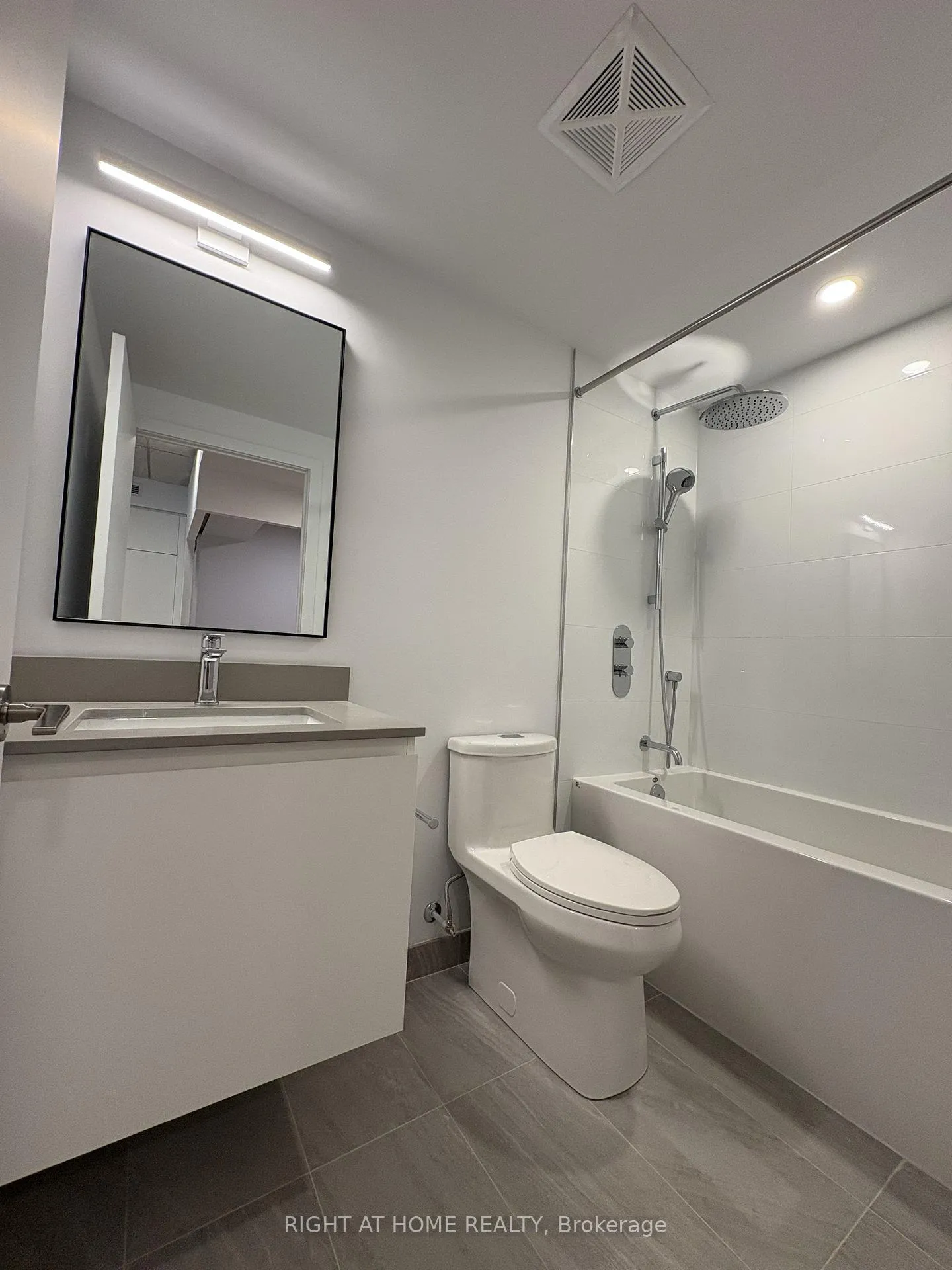 Photo 11 of Unit 210, 1720 Bayview Avenue, Toronto, Mount Pleasant East — HOMEH