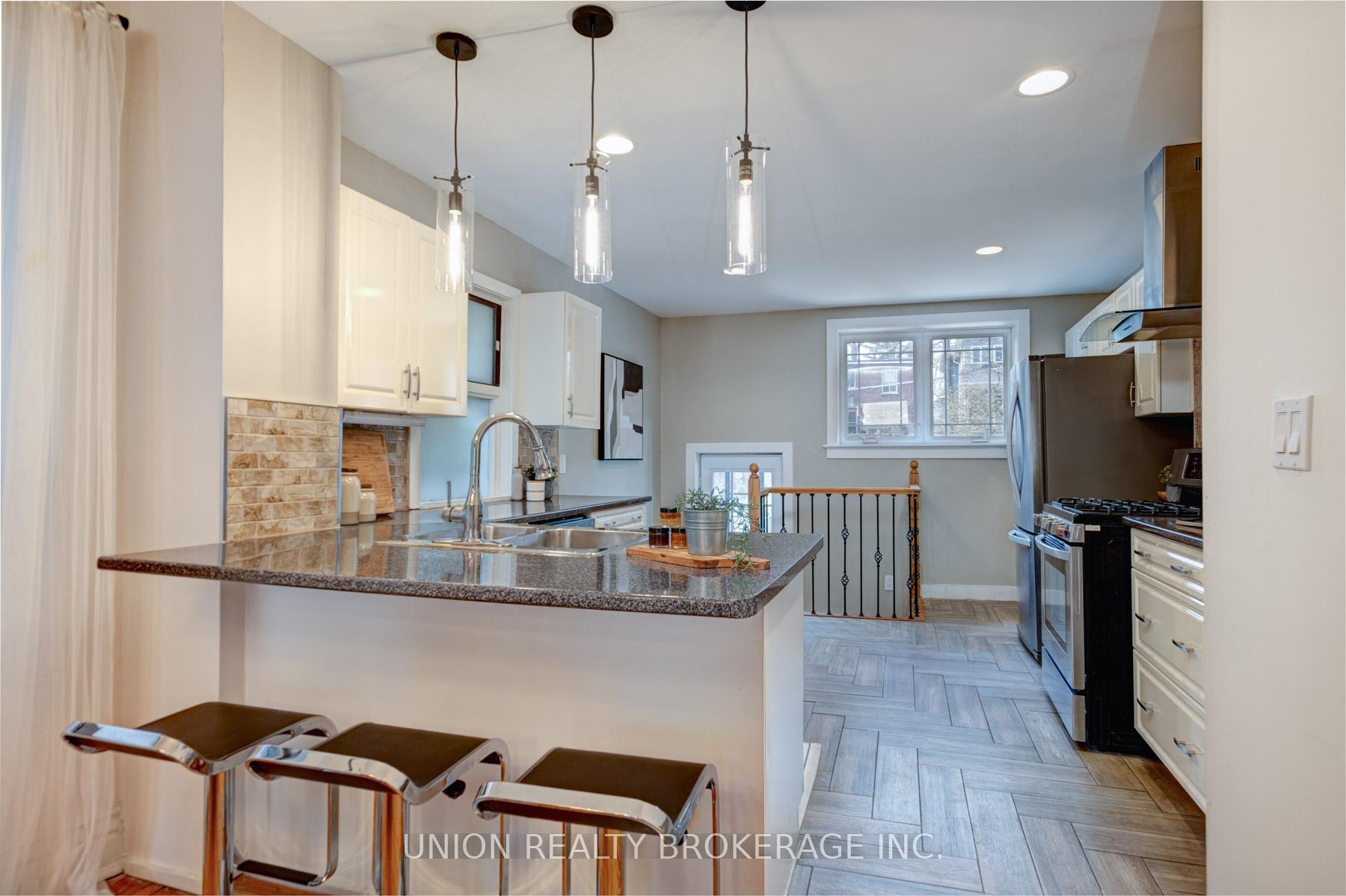 Photo 5 of 146 Beech Avenue, Toronto, The Beaches — HOMEH