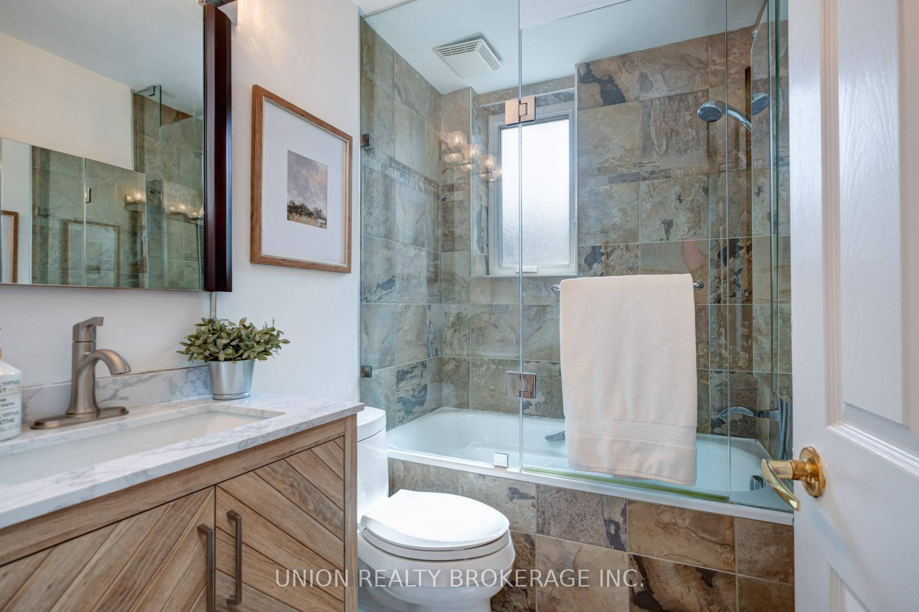 Photo 11 of 146 Beech Avenue, Toronto, The Beaches — HOMEH