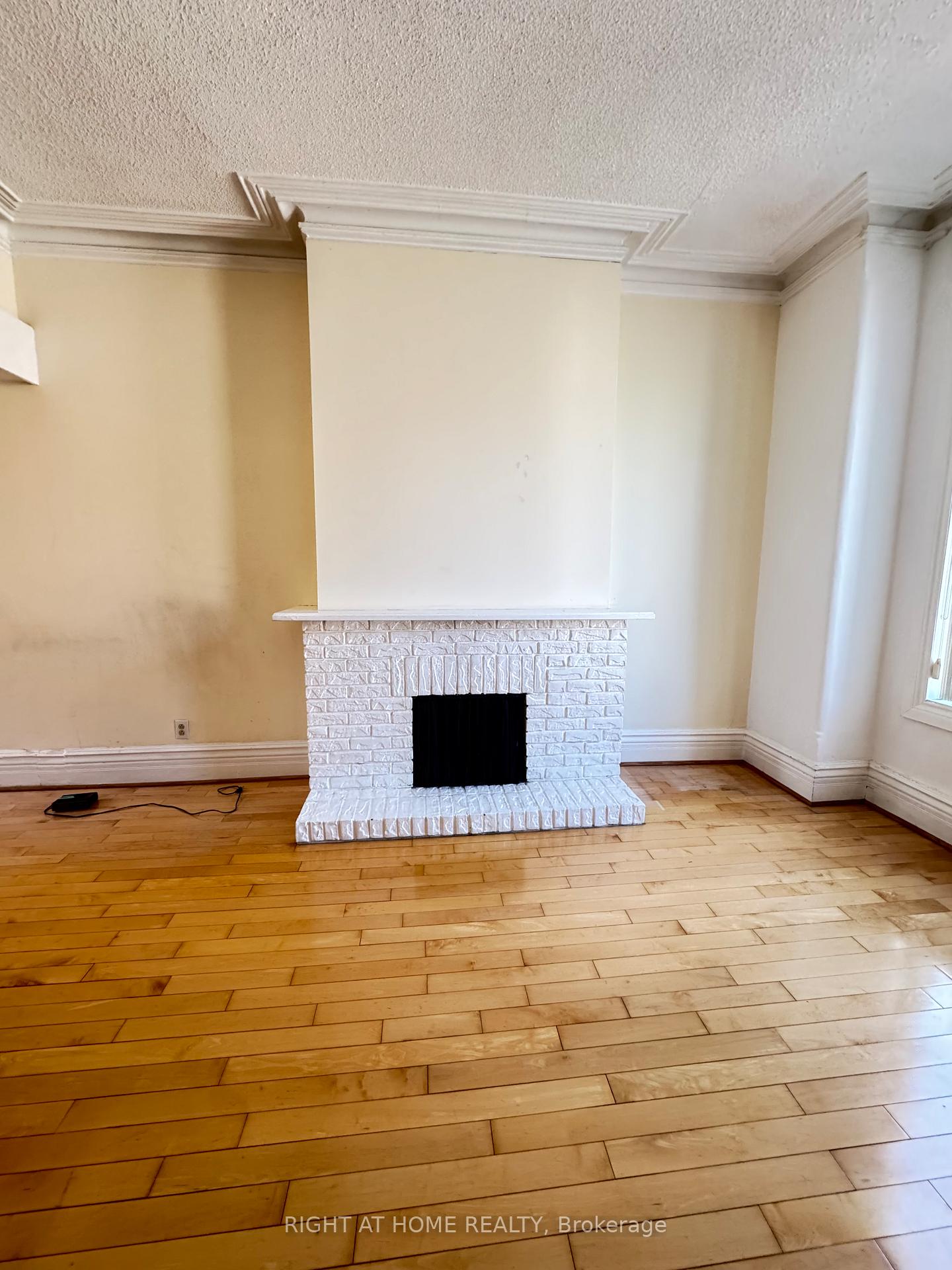 Photo 5 of 755 Gerrard Street E, Toronto, South Riverdale — HOMEH