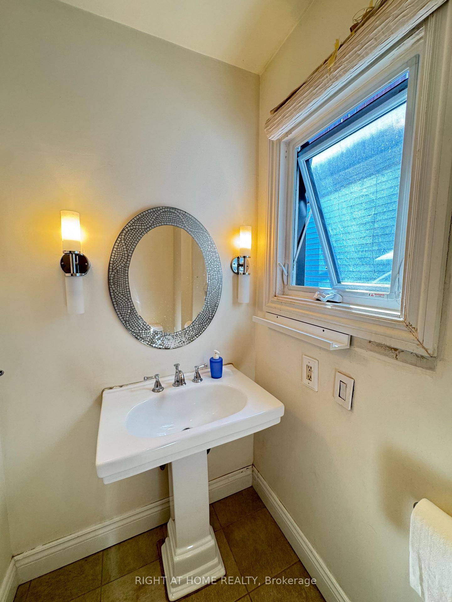 Photo 15 of 755 Gerrard Street E, Toronto, South Riverdale — HOMEH