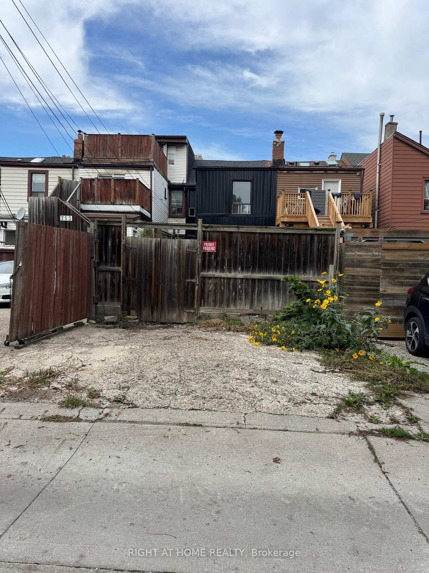 Photo 20 of 755 Gerrard Street E, Toronto, South Riverdale — HOMEH