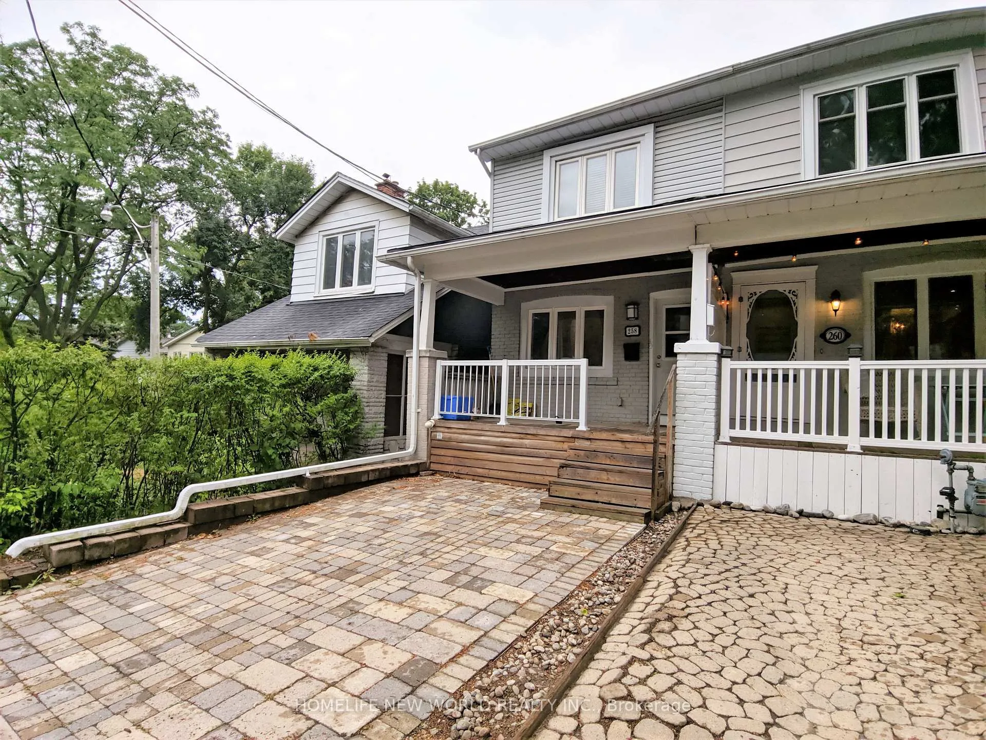 Front of Unit 2, 258 Kenilworth Avenue