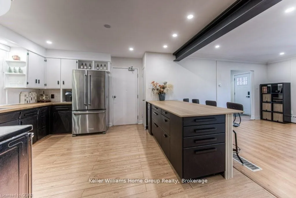 Photo 10 of Unit 16A, 1085 Queens Boulevard, Kitchener — HOMEH