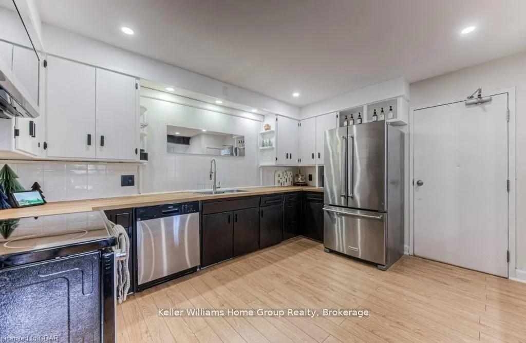 Photo 12 of Unit 16A, 1085 Queens Boulevard, Kitchener — HOMEH