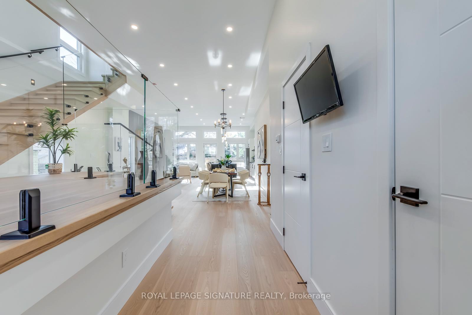 Photo 3 of 117 Holborne Avenue, Toronto, East York — HOMEH