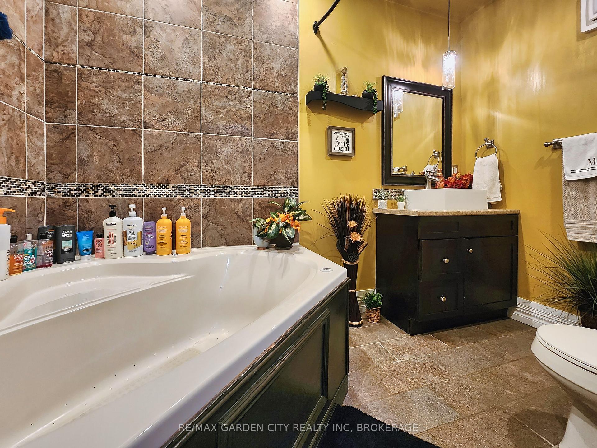 Photo 37 of 196 Keefer Road, Thorold, Confederation Heights — HOMEH