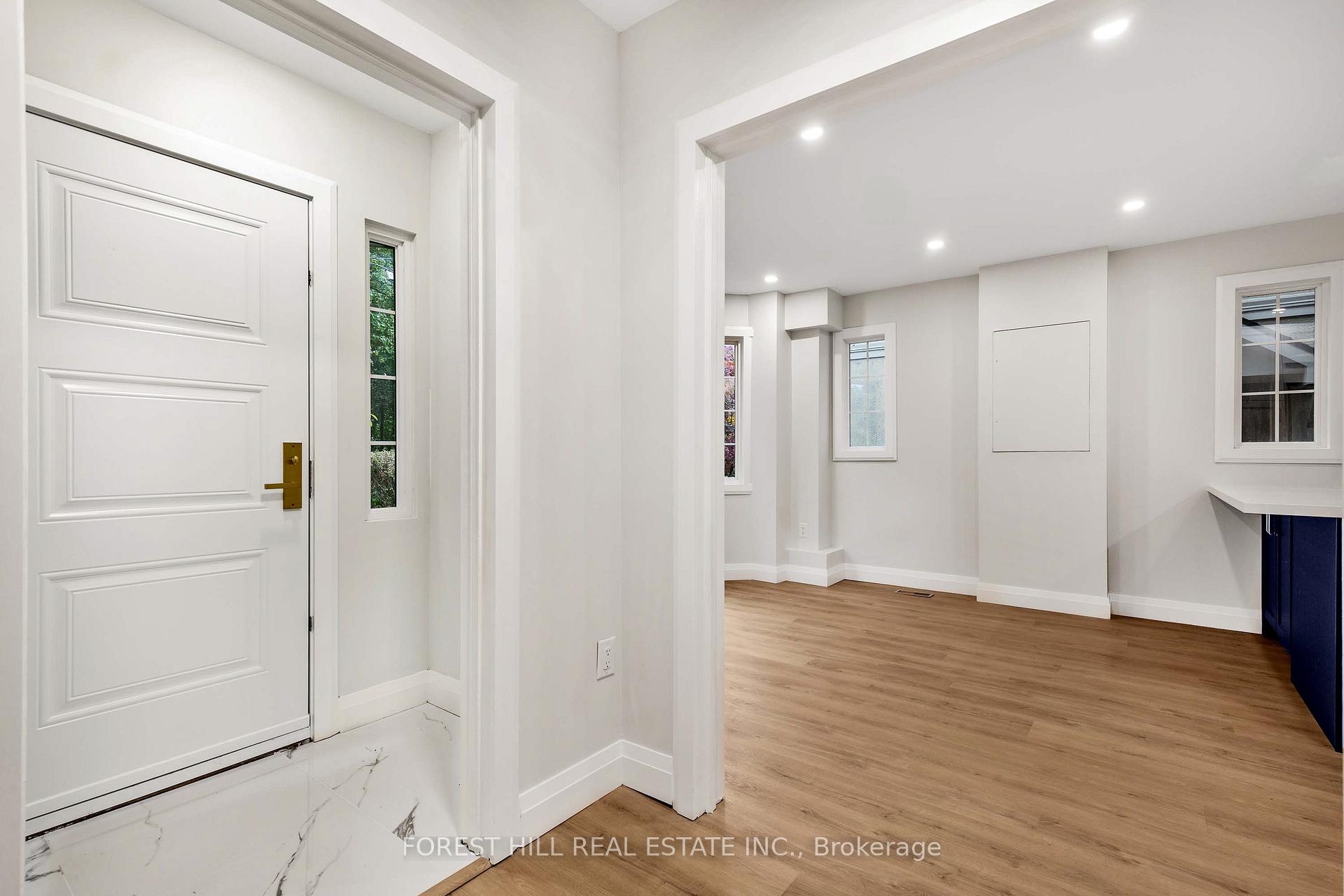Photo 2 of Unit Upper, 116 Manor Road E, Toronto, Mount Pleasant West — HOMEH