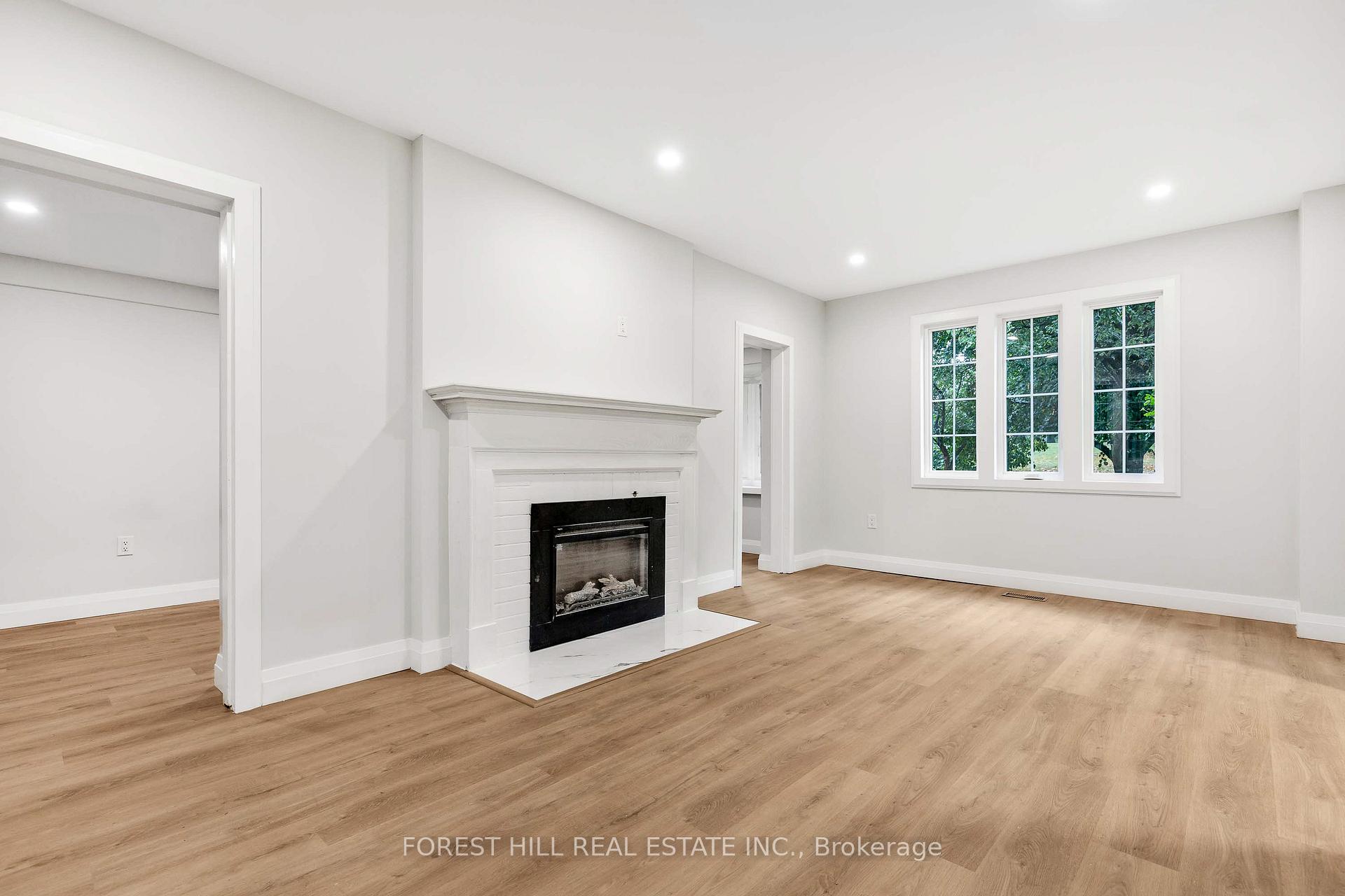 Photo 3 of Unit Upper, 116 Manor Road E, Toronto, Mount Pleasant West — HOMEH