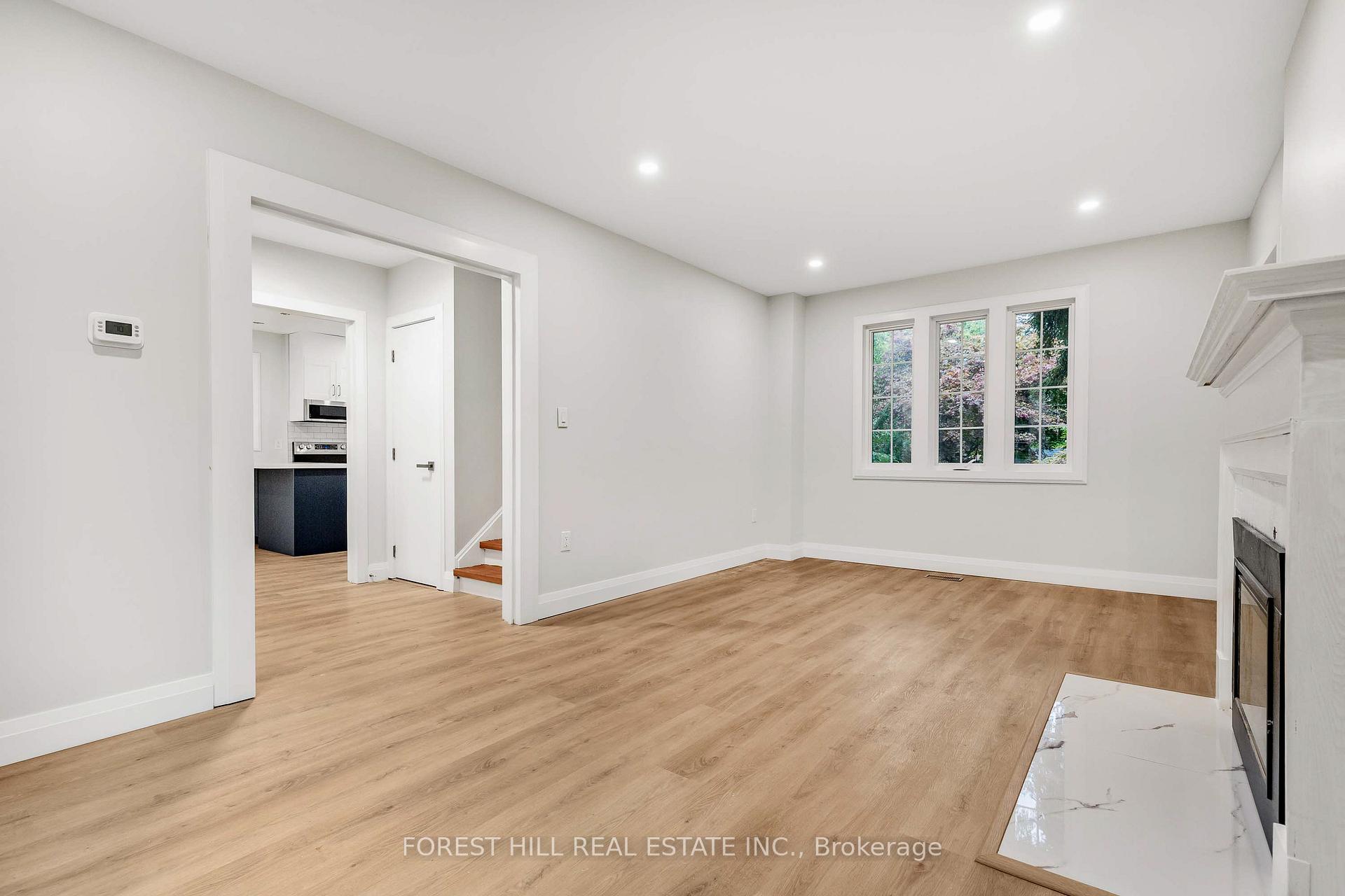 Photo 5 of Unit Upper, 116 Manor Road E, Toronto, Mount Pleasant West — HOMEH