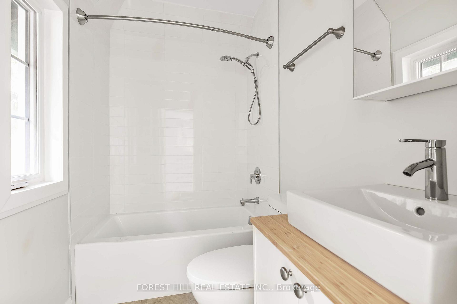 Photo 24 of Unit Upper, 116 Manor Road E, Toronto, Mount Pleasant West — HOMEH