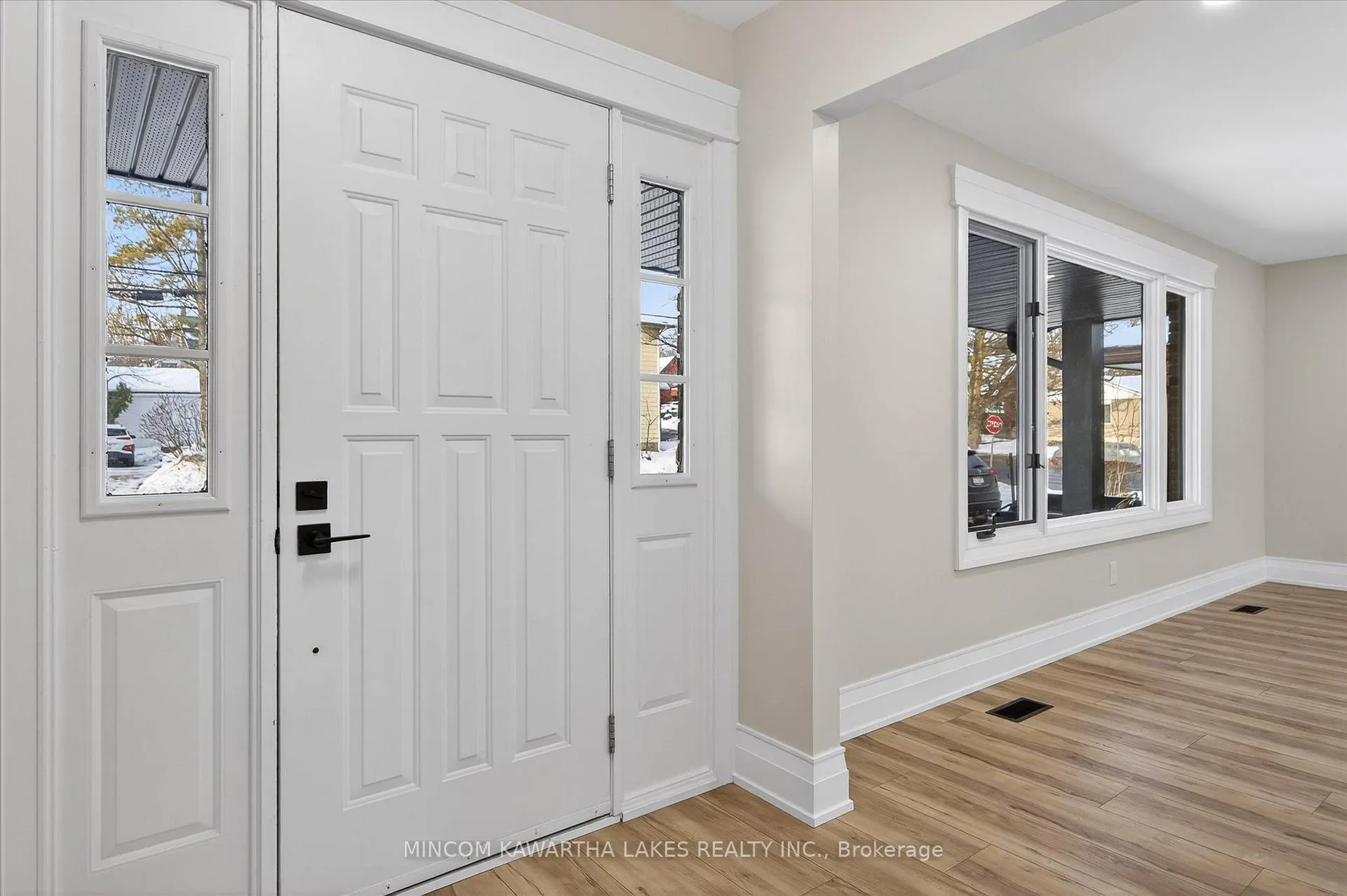 Photo 4 of 1320 Albertus Avenue, Peterborough, Town Ward 3 — HOMEH