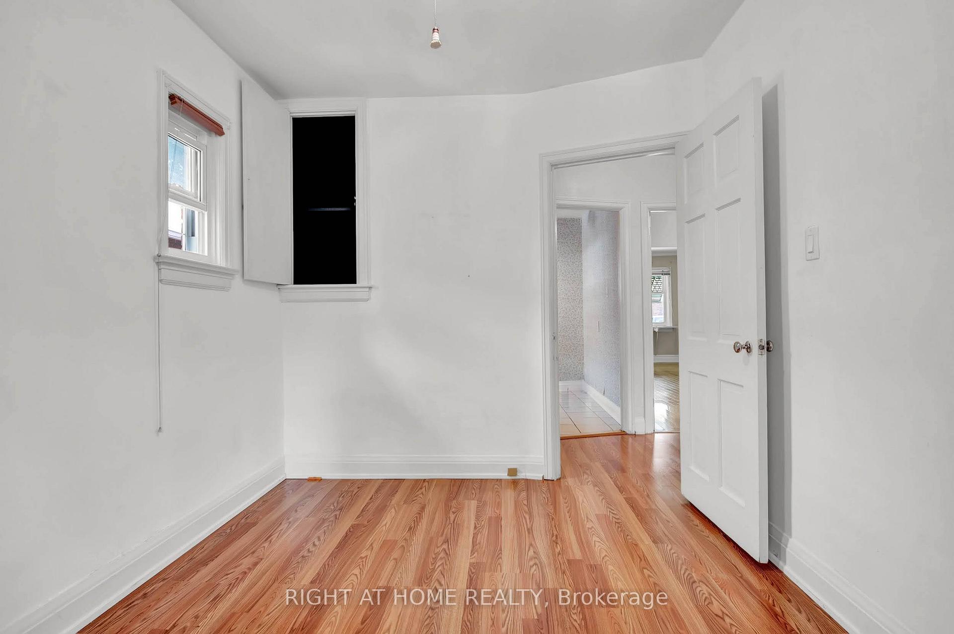 Photo 12 of 724 Eglinton Avenue E, Toronto, Leaside — HOMEH