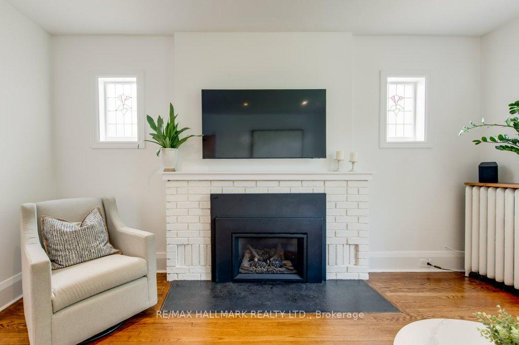 Photo 6 of 243 Sheldrake Boulevard, Toronto, Mount Pleasant East — HOMEH