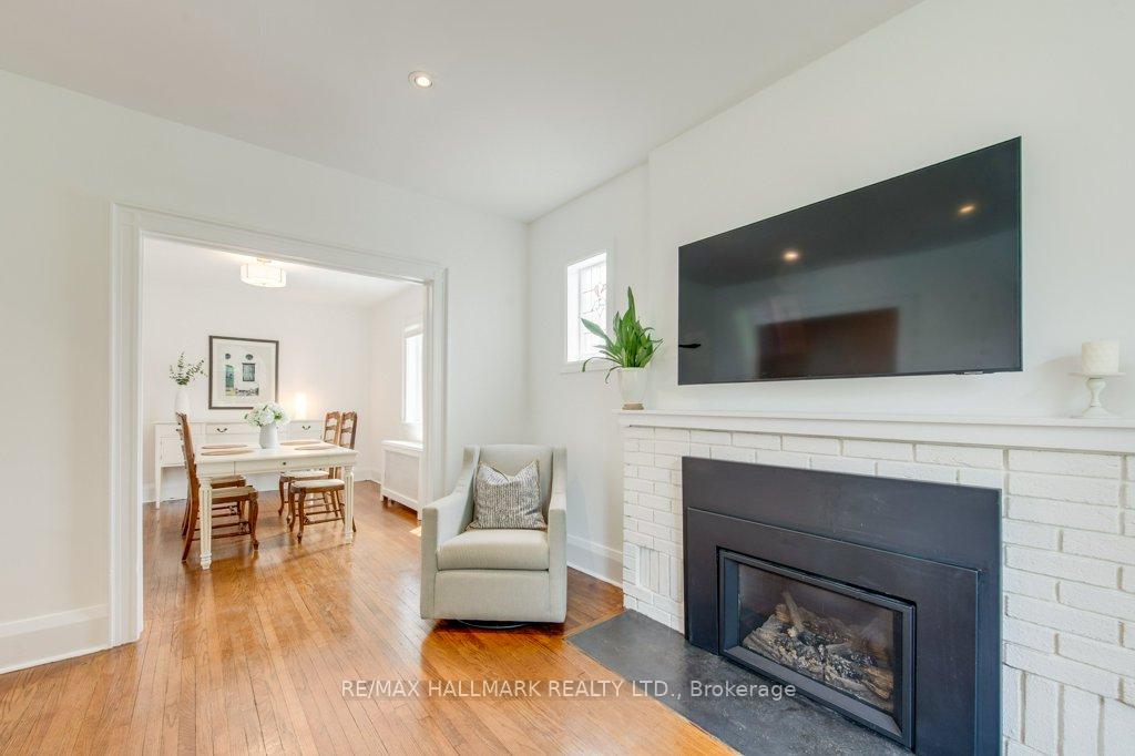 Photo 8 of 243 Sheldrake Boulevard, Toronto, Mount Pleasant East — HOMEH