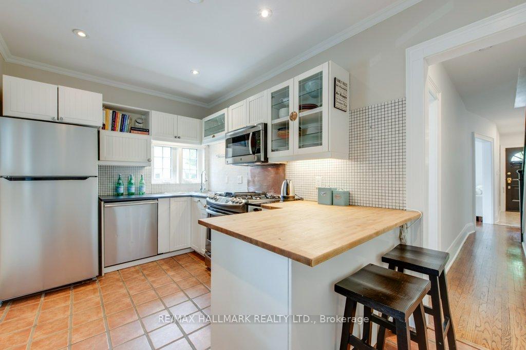 Photo 13 of 243 Sheldrake Boulevard, Toronto, Mount Pleasant East — HOMEH