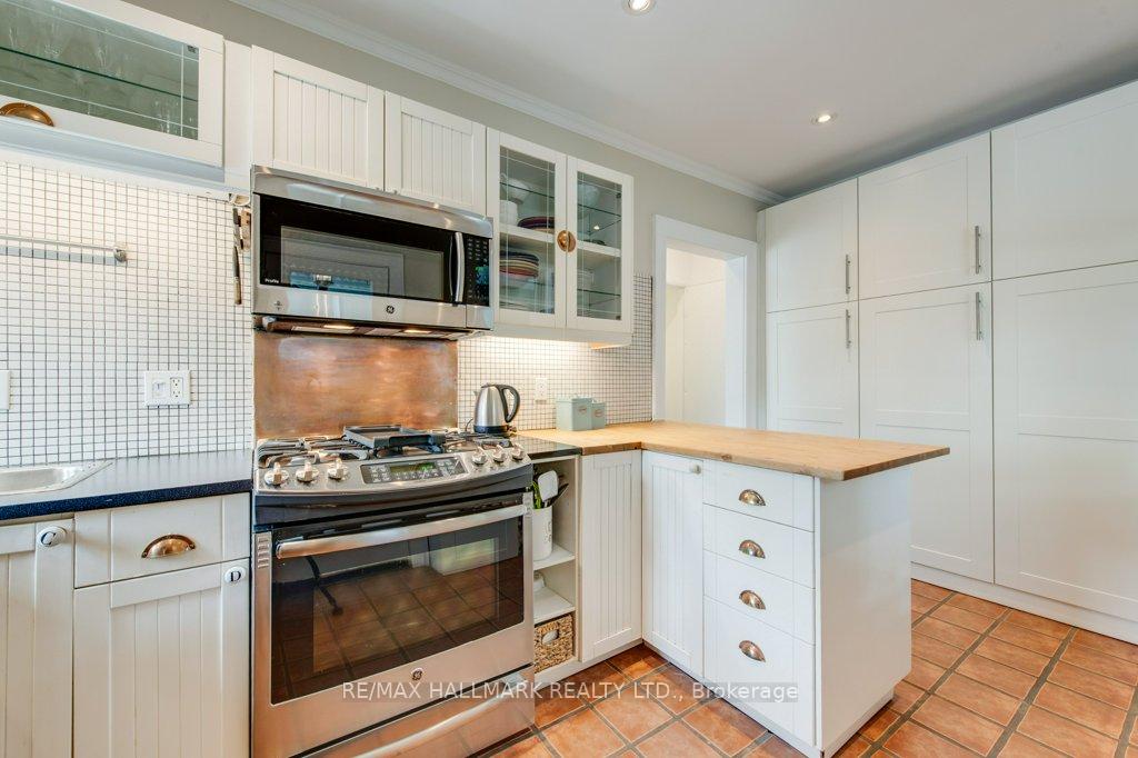 Photo 14 of 243 Sheldrake Boulevard, Toronto, Mount Pleasant East — HOMEH