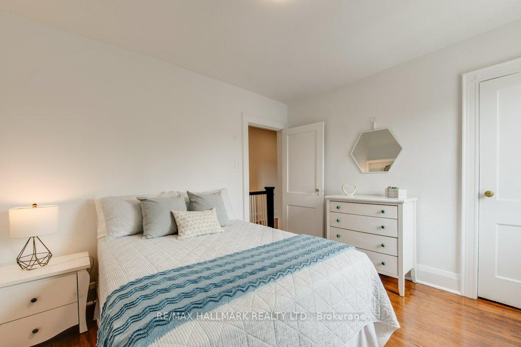 Photo 25 of 243 Sheldrake Boulevard, Toronto, Mount Pleasant East — HOMEH