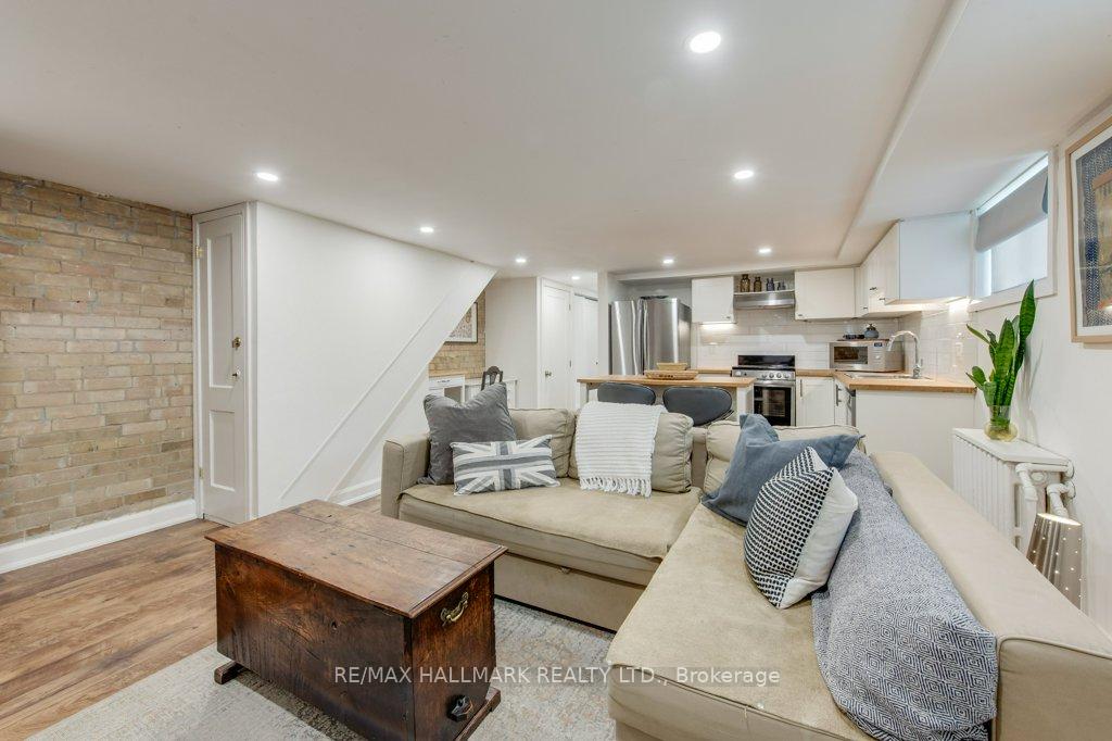Photo 33 of 243 Sheldrake Boulevard, Toronto, Mount Pleasant East — HOMEH