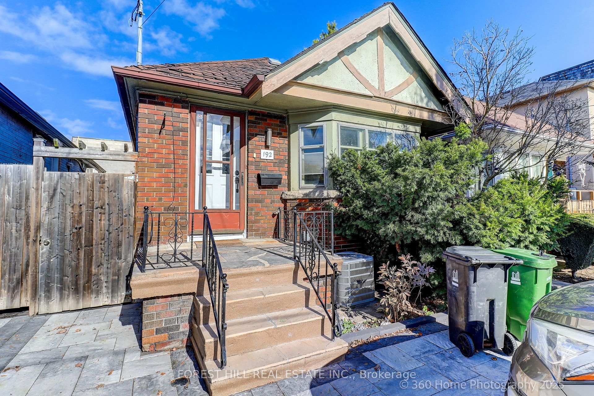 Front of 192 Roe Avenue