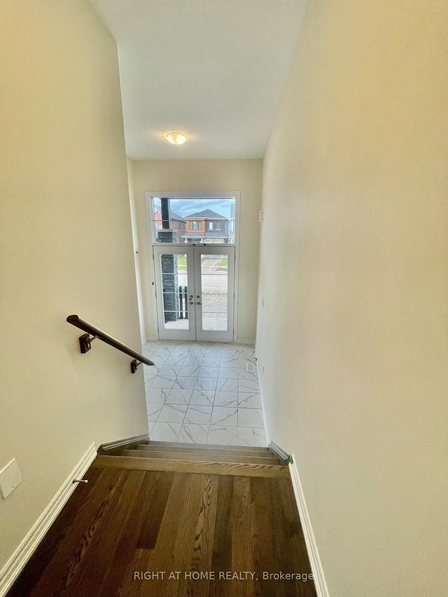 Photo 5 of 409 Barker Parkway, Thorold, Rolling Meadows — HOMEH