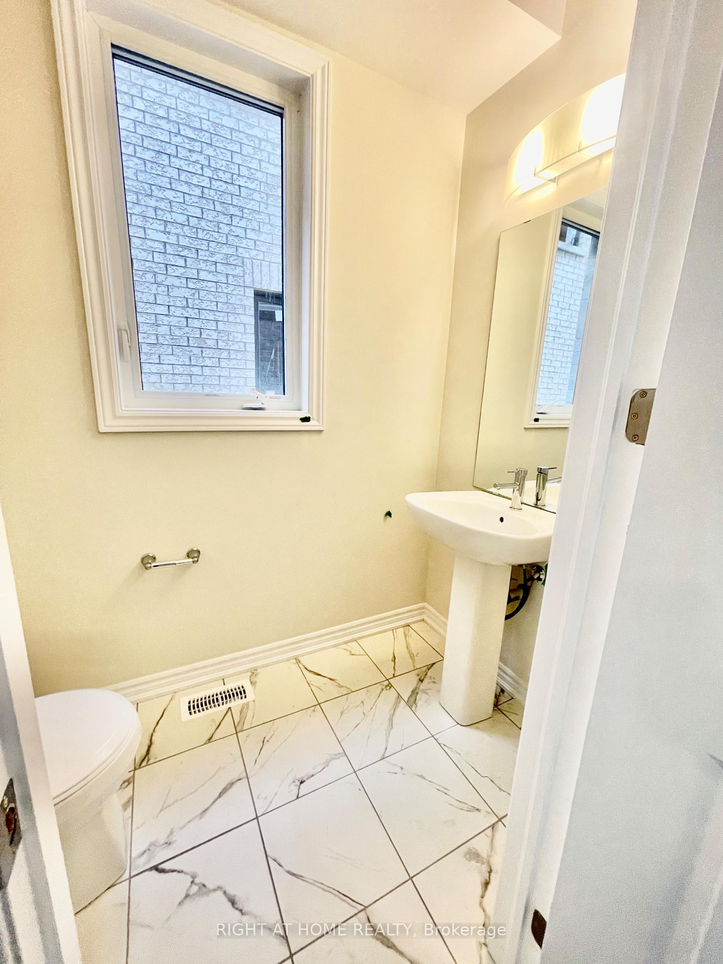 Photo 6 of 409 Barker Parkway, Thorold, Rolling Meadows — HOMEH