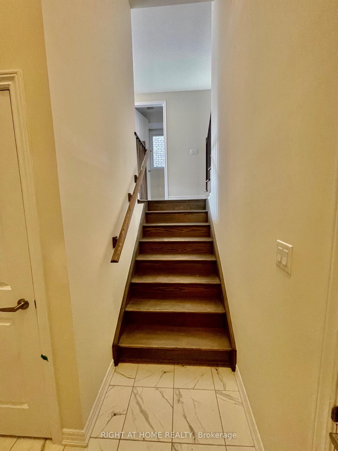 Photo 18 of 409 Barker Parkway, Thorold, Rolling Meadows — HOMEH