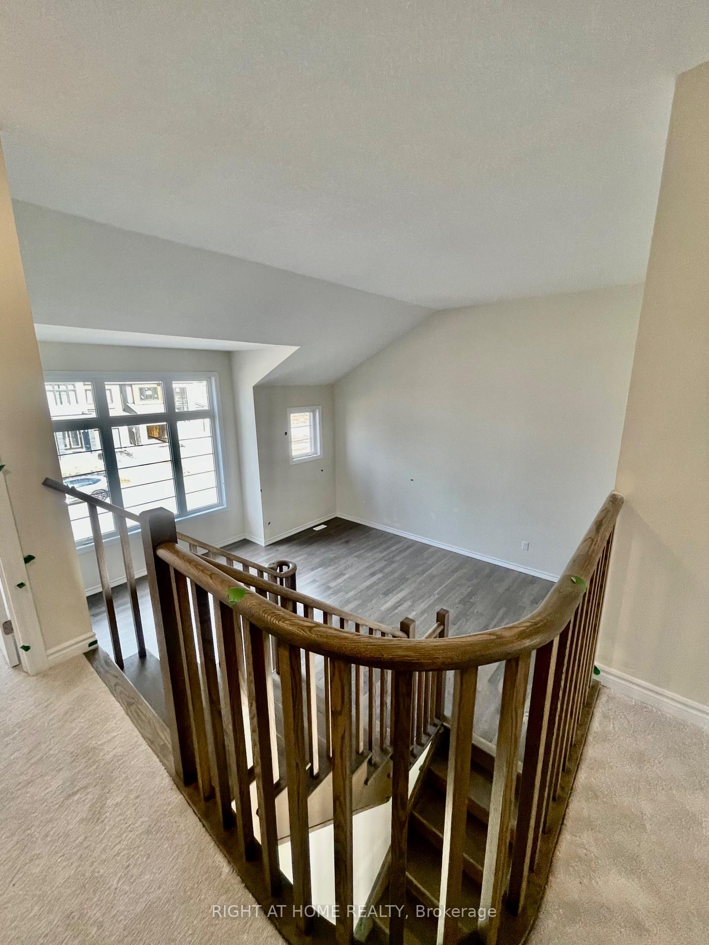 Photo 22 of 409 Barker Parkway, Thorold, Rolling Meadows — HOMEH