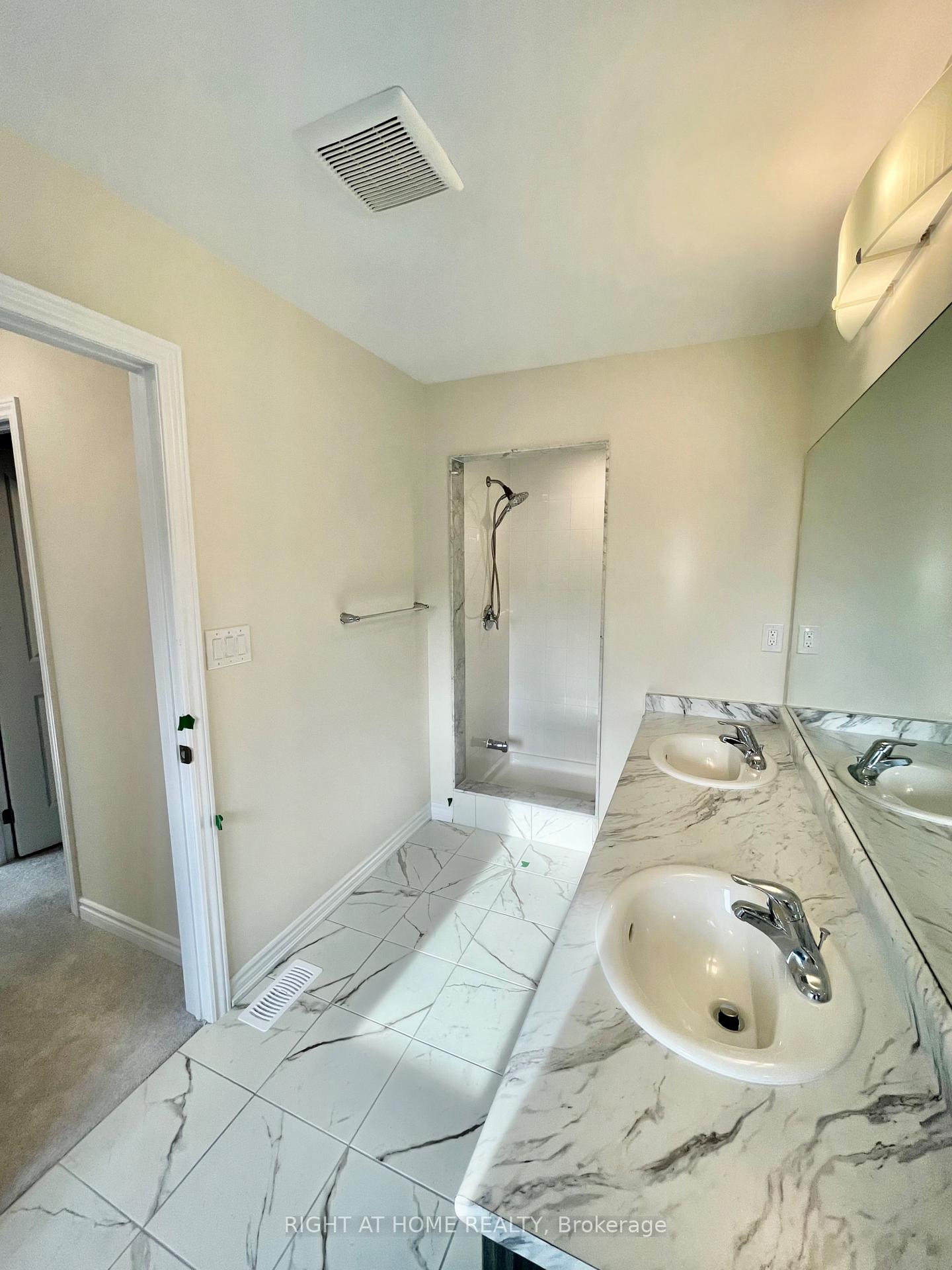 Photo 31 of 409 Barker Parkway, Thorold, Rolling Meadows — HOMEH