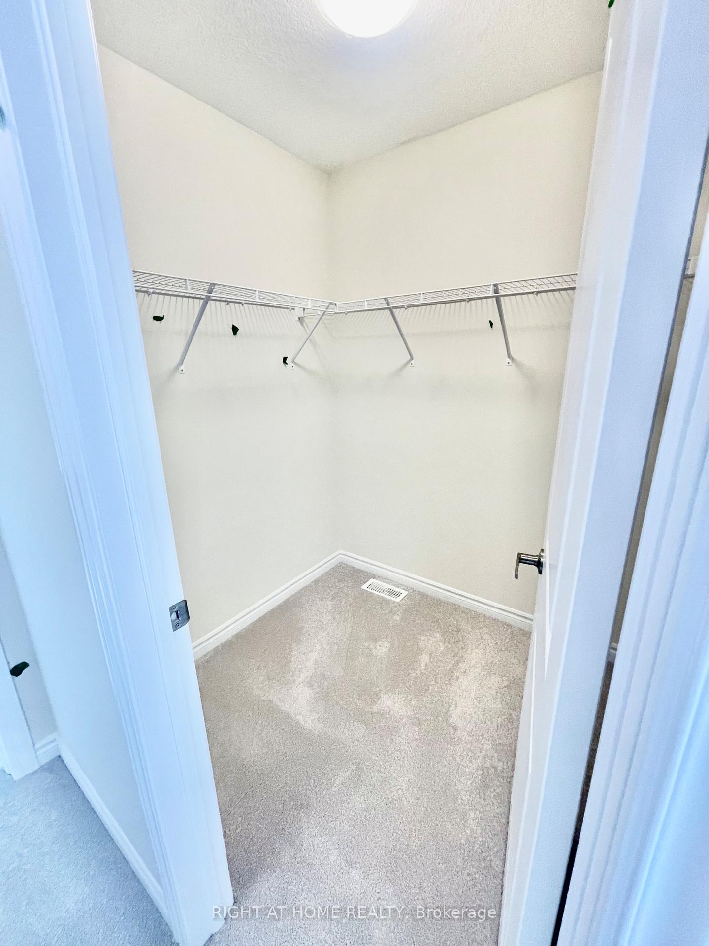 Photo 35 of 409 Barker Parkway, Thorold, Rolling Meadows — HOMEH