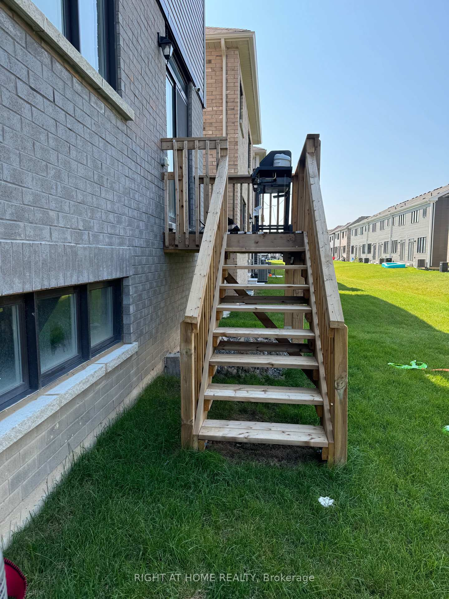 Photo 39 of 409 Barker Parkway, Thorold, Rolling Meadows — HOMEH