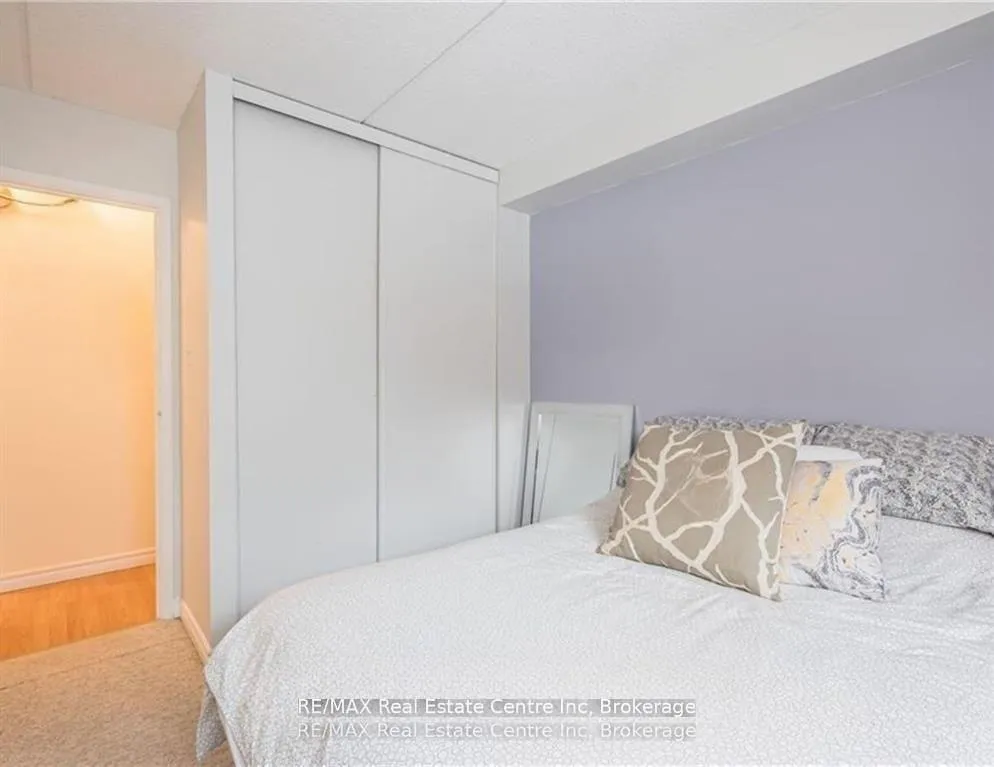 Photo 12 of Unit 310, 65 Silvercreek Parkway N, Guelph, Junction/Onward Willow — HOMEH