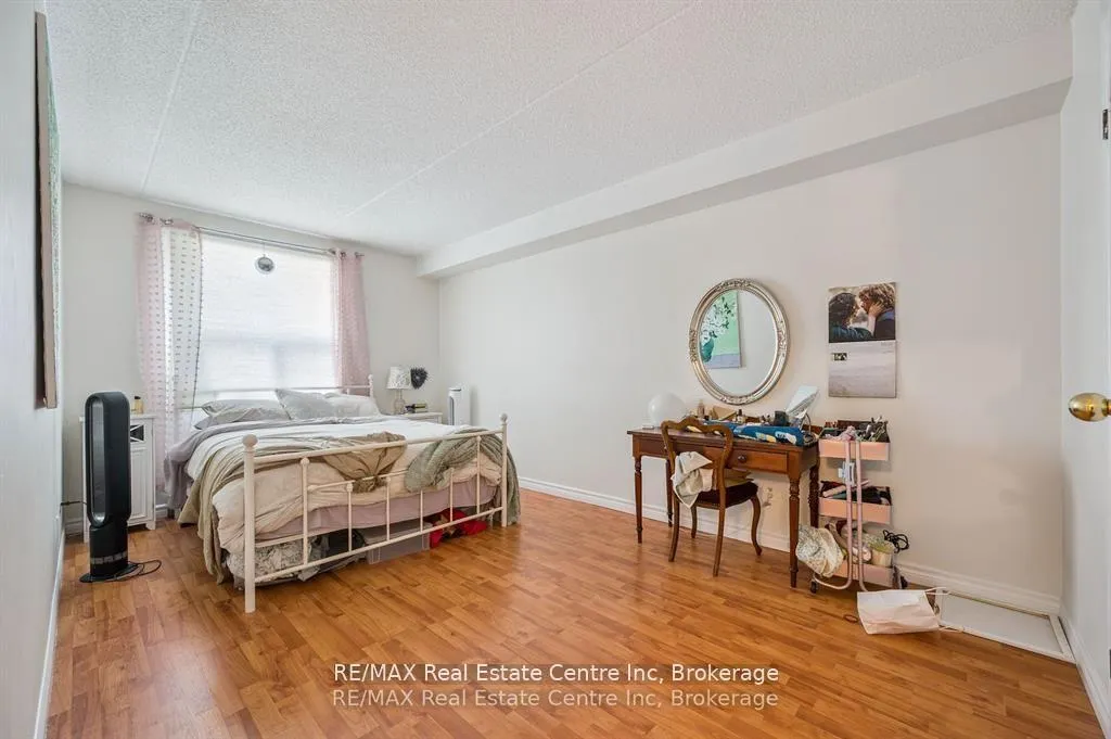 Photo 13 of Unit 310, 65 Silvercreek Parkway N, Guelph, Junction/Onward Willow — HOMEH