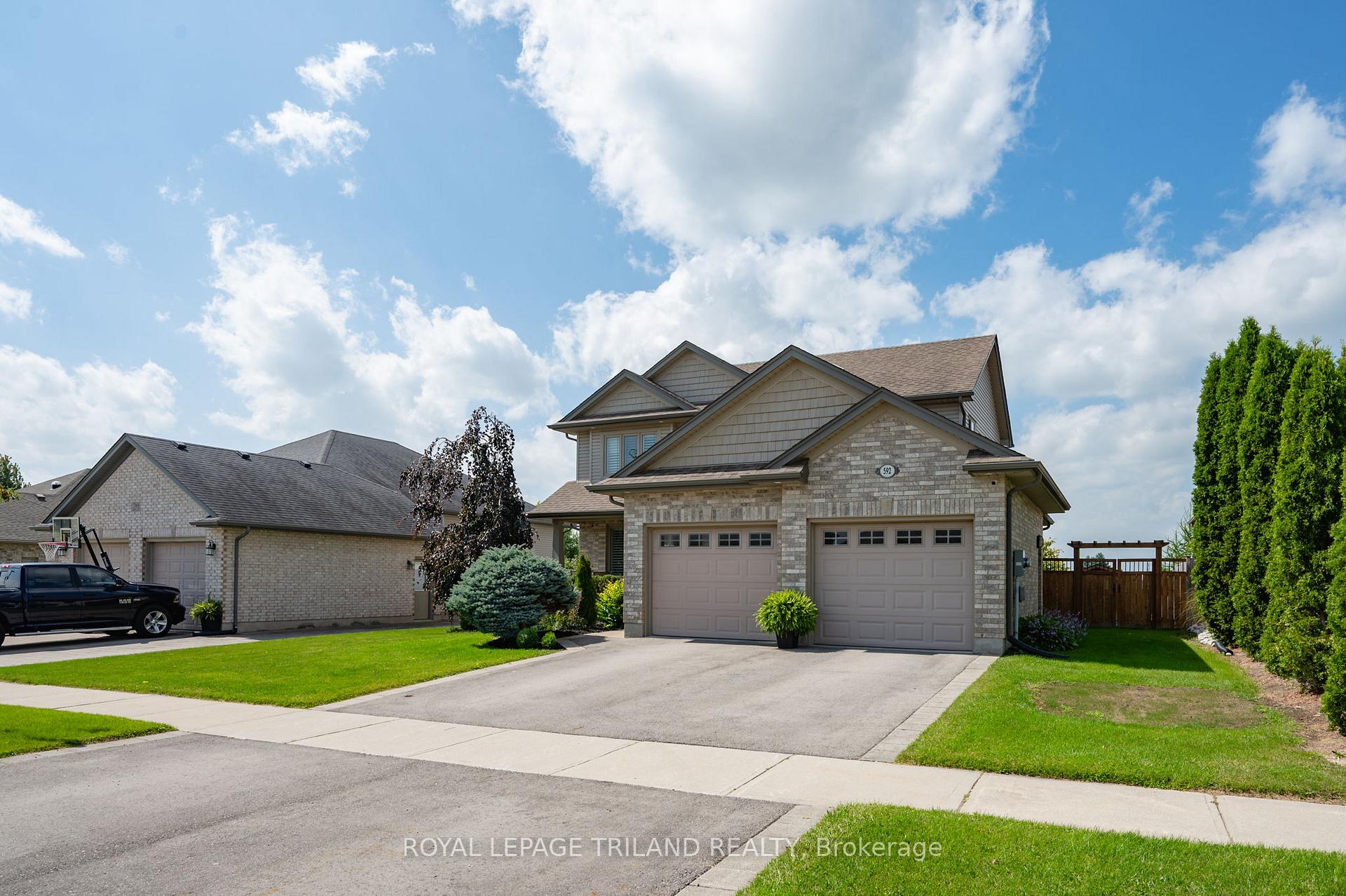 Photo 2 of 592 Darcy Drive, Strathroy-Caradoc, NE — HOMEH