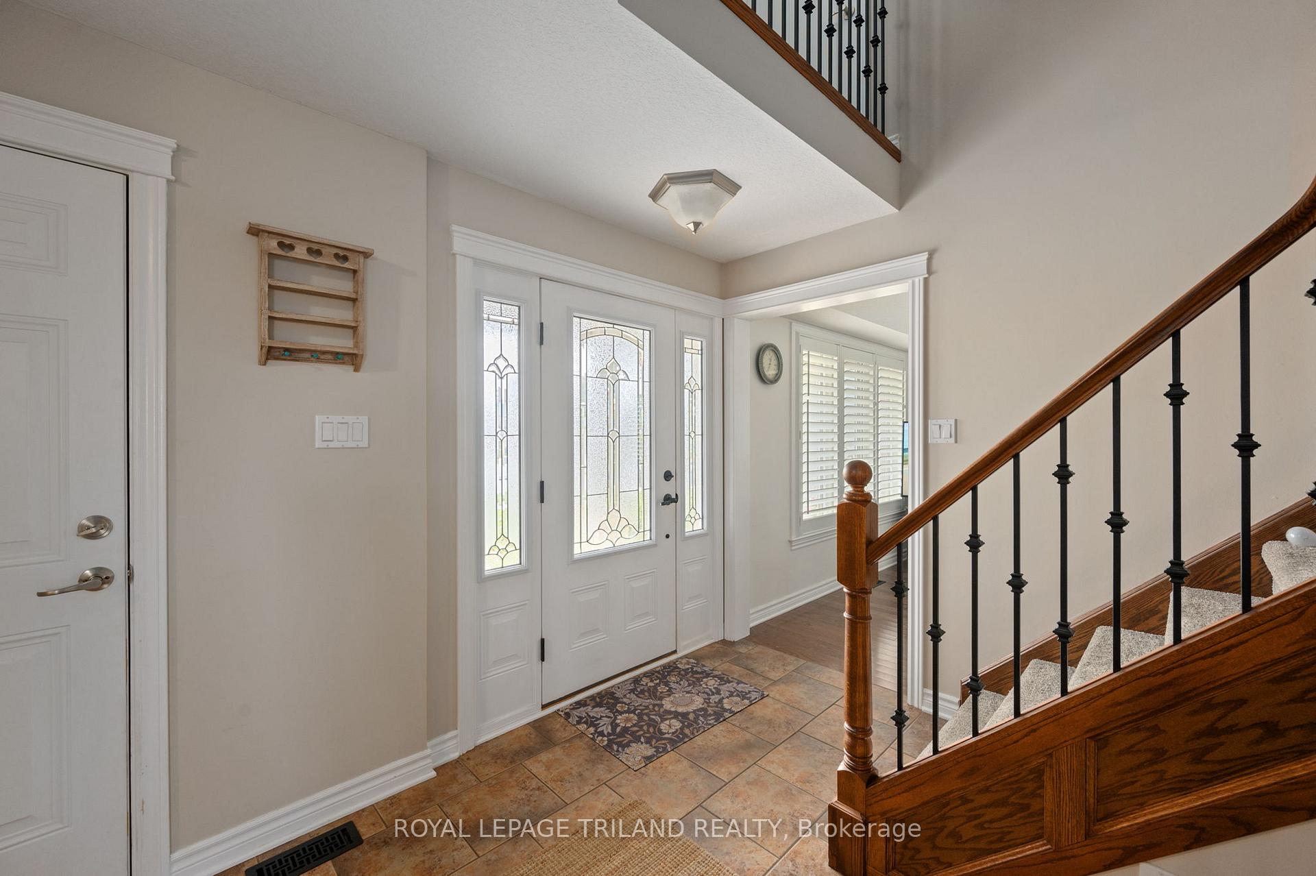 Photo 5 of 592 Darcy Drive, Strathroy-Caradoc, NE — HOMEH