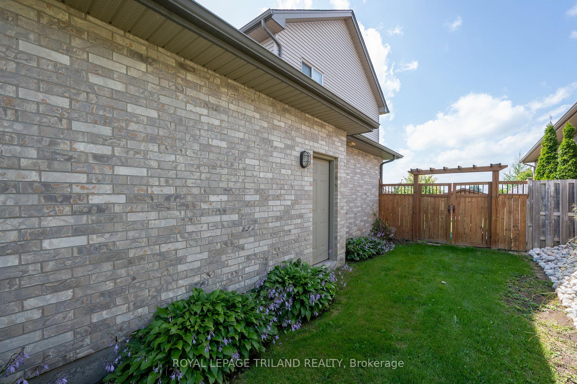 Photo 35 of 592 Darcy Drive, Strathroy-Caradoc, NE — HOMEH