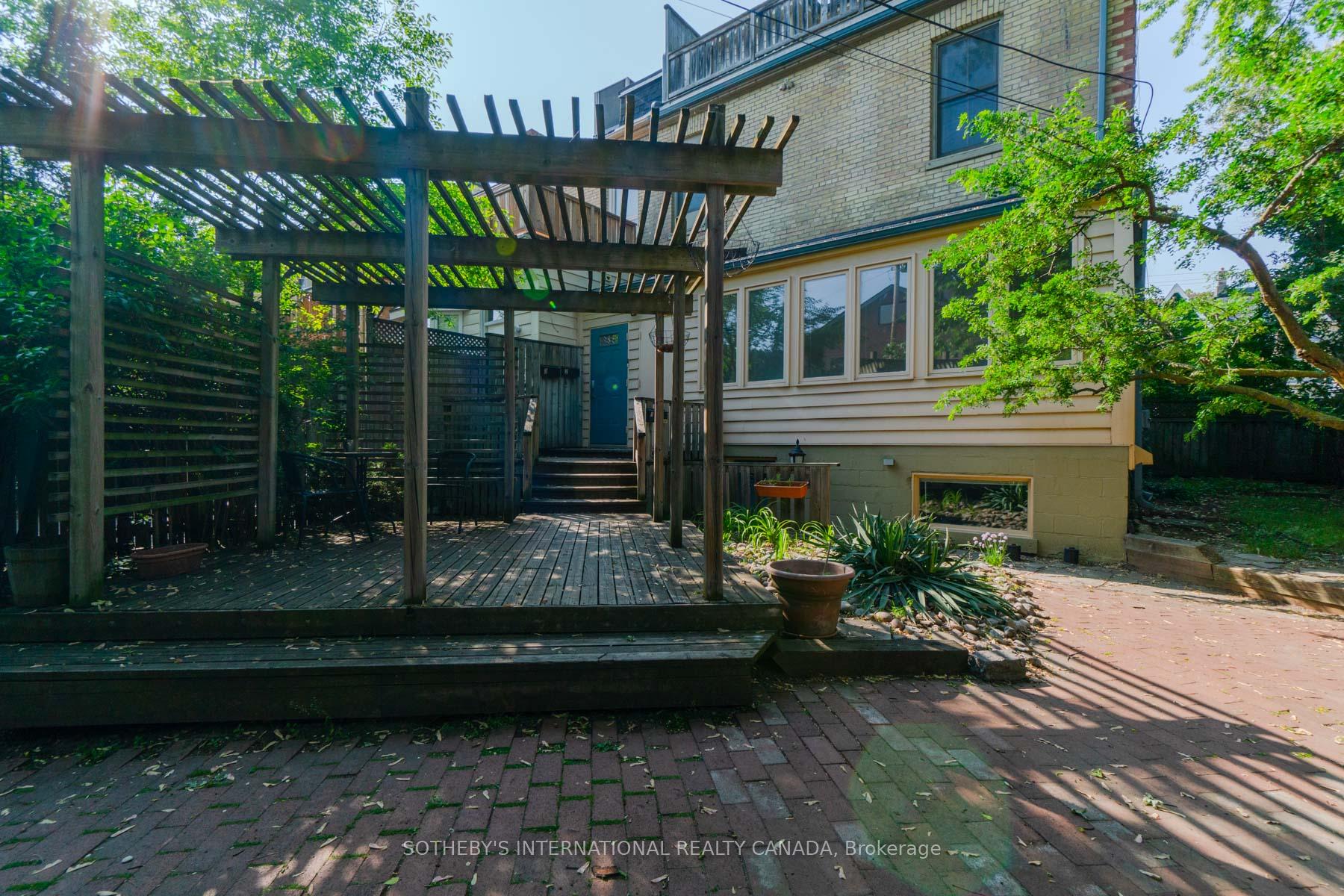 Photo 4 of Unit Unit 2, 215-217 Carlton Street, Toronto, Cabbagetown-South St. James Town — HOMEH