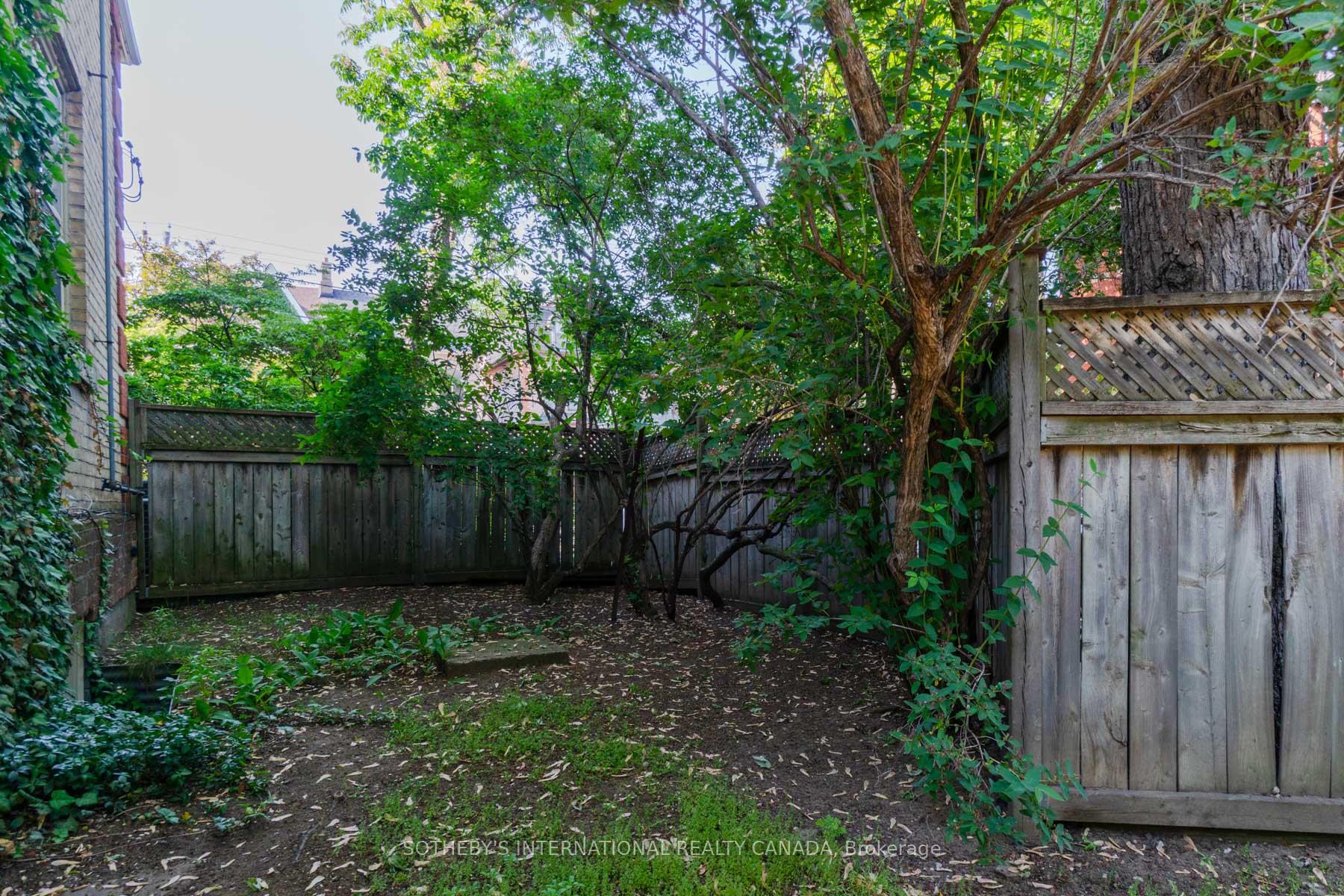 Photo 18 of Unit Unit 2, 215-217 Carlton Street, Toronto, Cabbagetown-South St. James Town — HOMEH