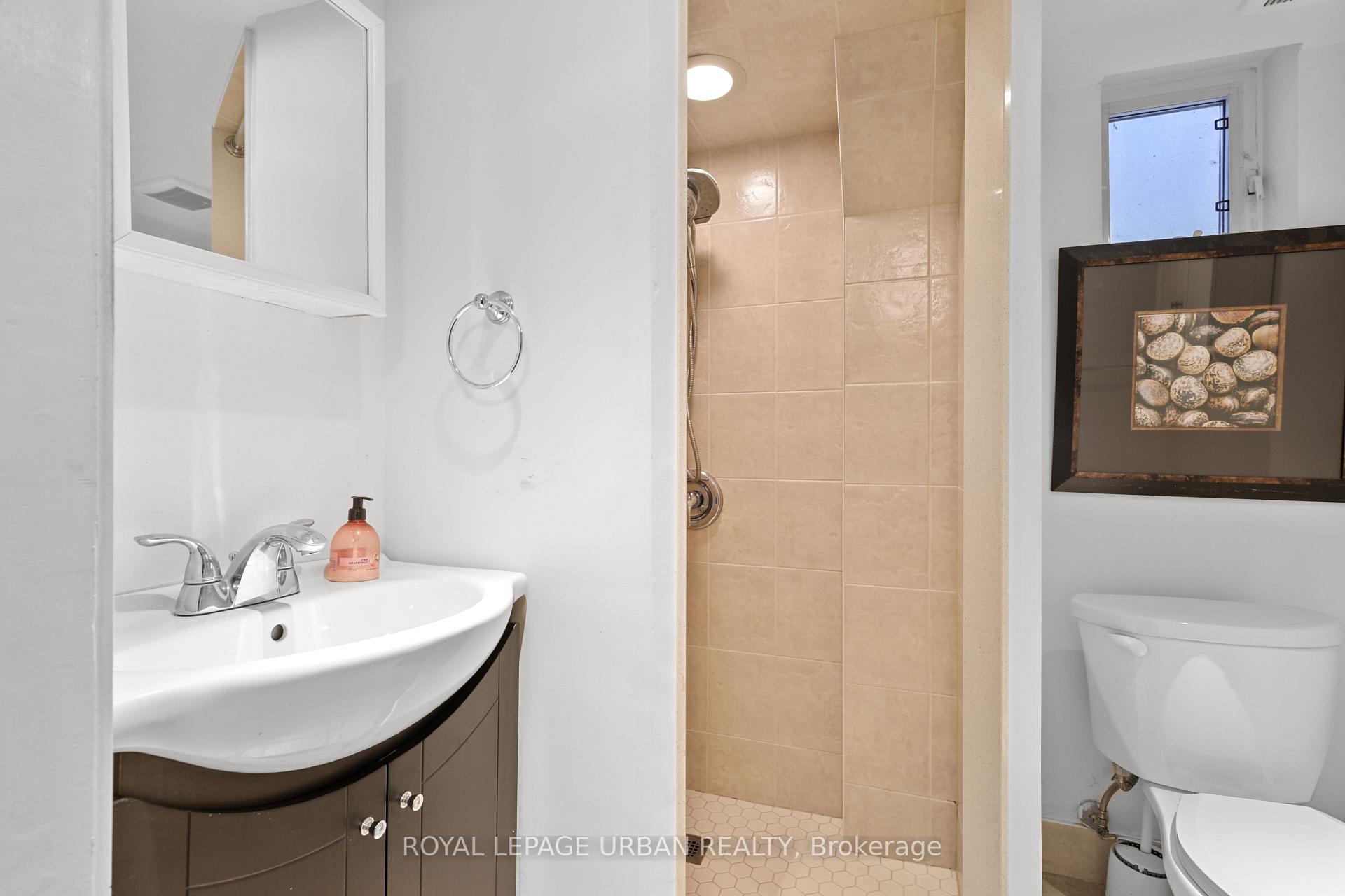 Photo 24 of 230 Parkview Hill Crescent, Toronto, O'Connor-Parkview — HOMEH