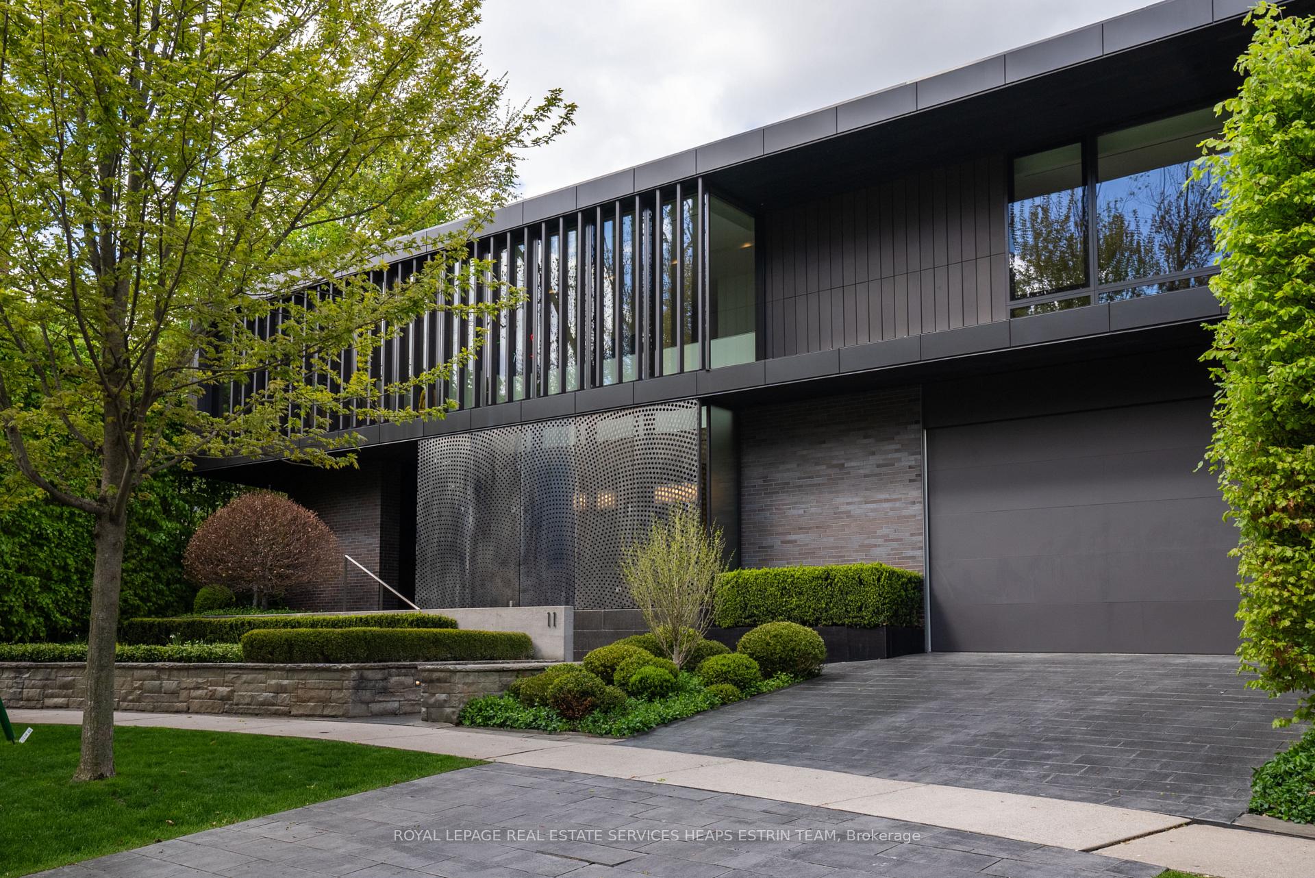 Photo 1 of 11 Thornwood Road, Toronto, Rosedale-Moore Park — HOMEH