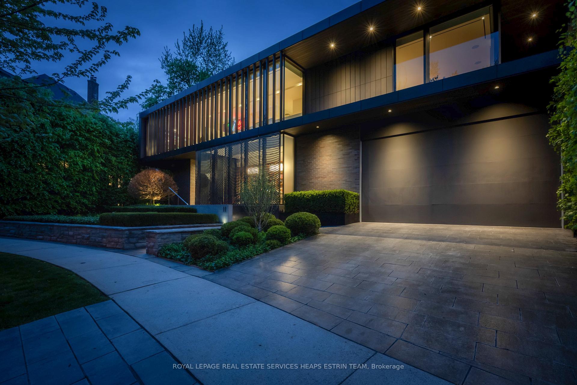 Photo 5 of 11 Thornwood Road, Toronto, Rosedale-Moore Park — HOMEH