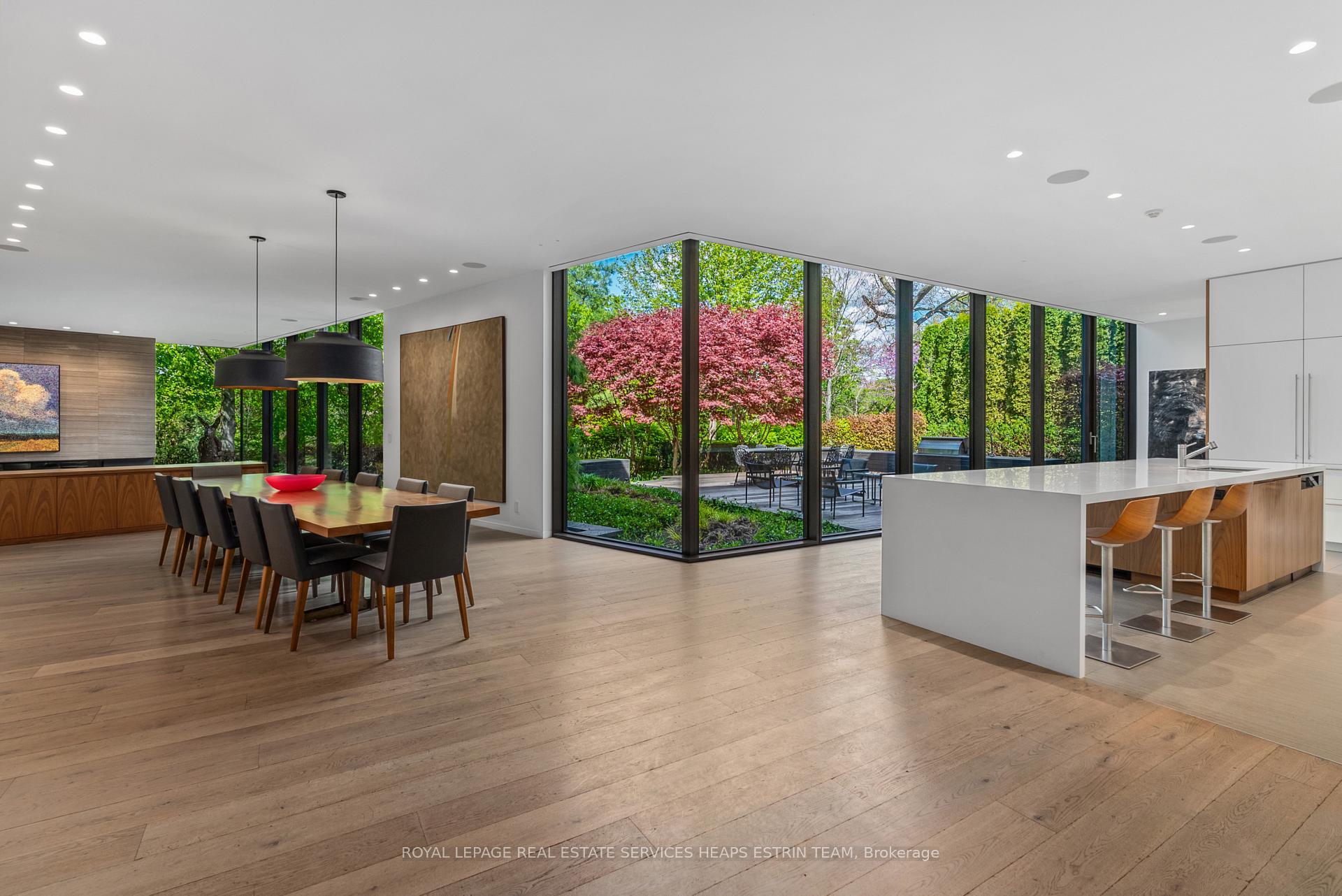 Photo 8 of 11 Thornwood Road, Toronto, Rosedale-Moore Park — HOMEH