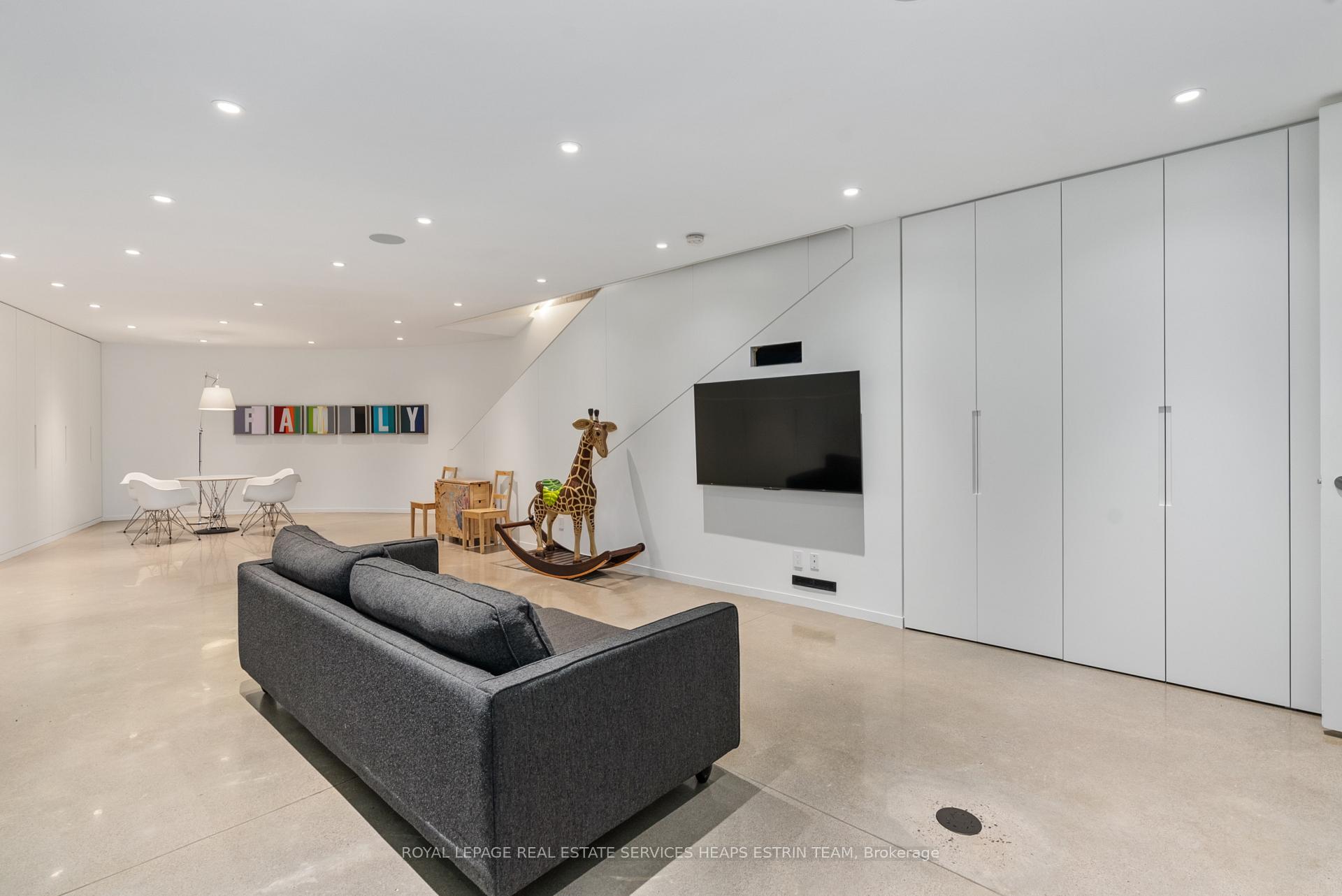 Photo 28 of 11 Thornwood Road, Toronto, Rosedale-Moore Park — HOMEH