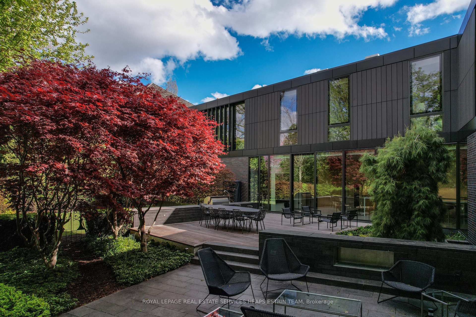 Photo 34 of 11 Thornwood Road, Toronto, Rosedale-Moore Park — HOMEH