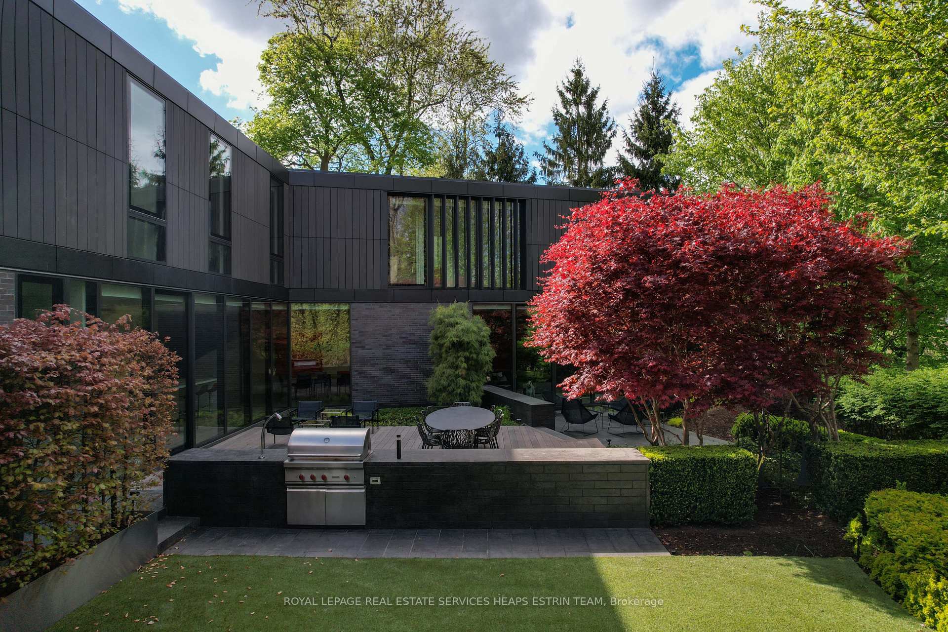 Photo 35 of 11 Thornwood Road, Toronto, Rosedale-Moore Park — HOMEH