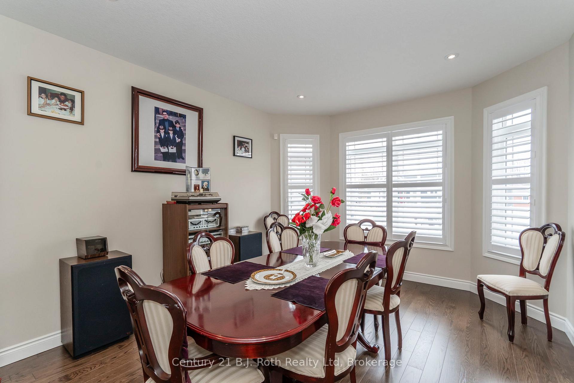 Photo 15 of 4 Charlie Rawson Boulevard, Barrie, Rural Barrie Southwest — HOMEH