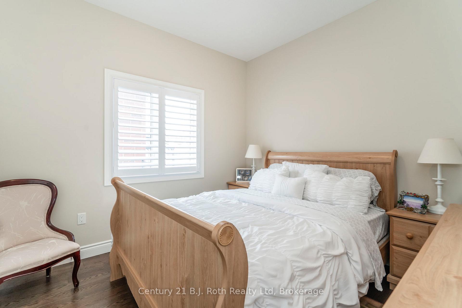 Photo 19 of 4 Charlie Rawson Boulevard, Barrie, Rural Barrie Southwest — HOMEH