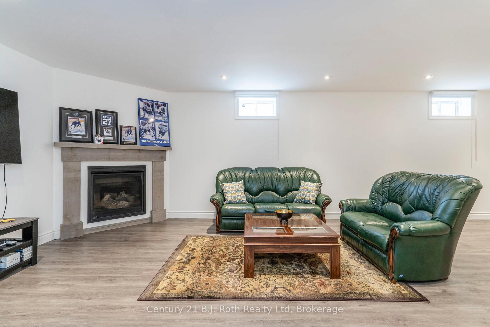 Photo 23 of 4 Charlie Rawson Boulevard, Barrie, Rural Barrie Southwest — HOMEH